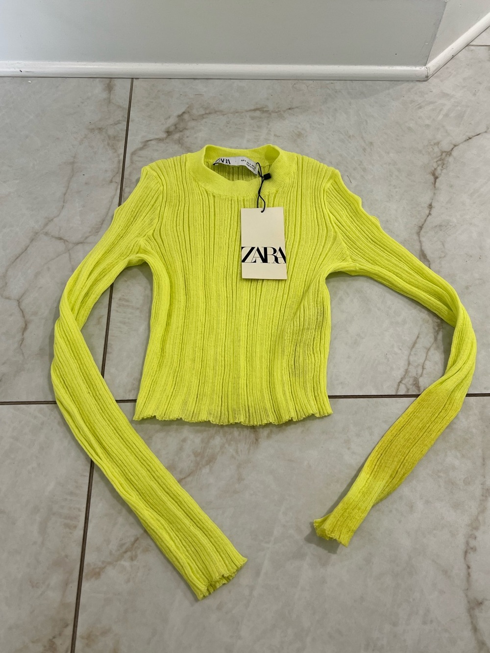 NWT Zara Neon Yellow Ribbed Knit Long Sleeve Top Size Small